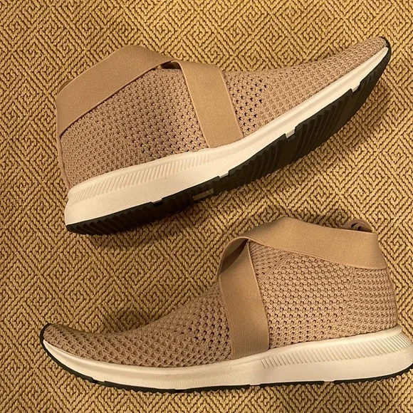 Eileen Fisher Stretch Clay/Blush Colored Sneakers, size 7.5 - Picture 2 of 11